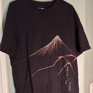 Uniqlo Boston Museum of Fine Arts Brown Tee Size Large Japanese Mountains